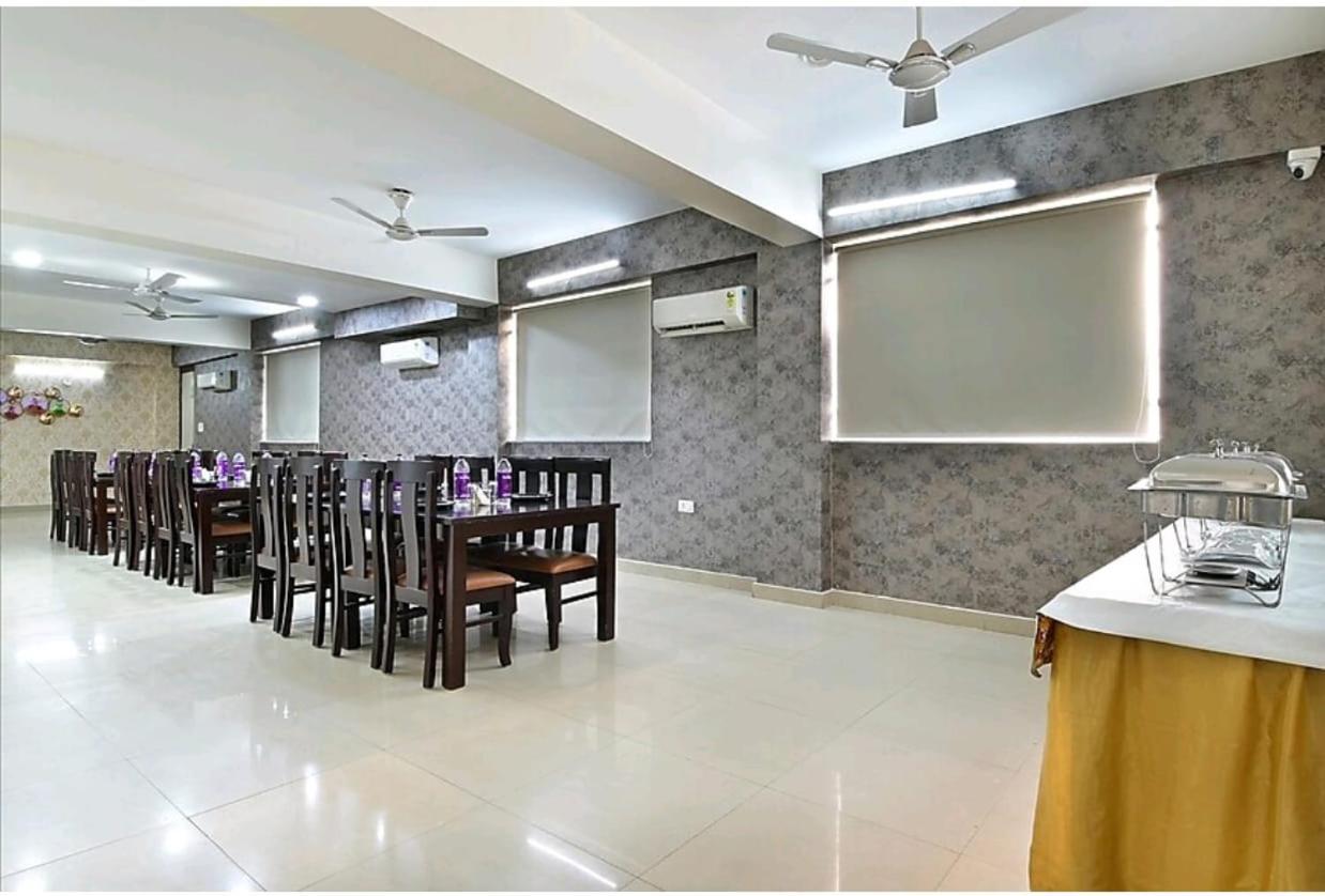 Hotel The Vertigo By Boom Rooms Noida Eksteriør bilde