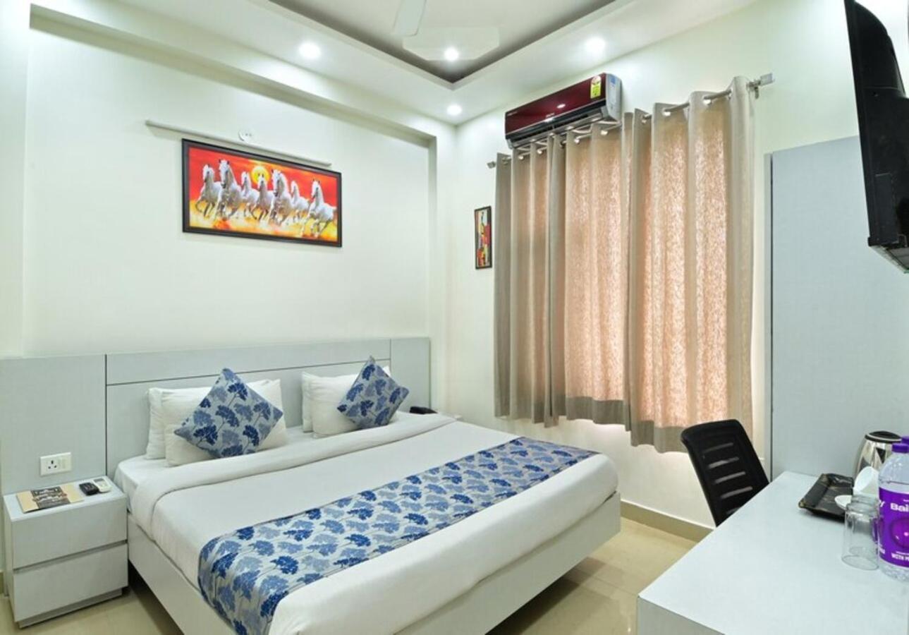 Hotel The Vertigo By Boom Rooms Noida Eksteriør bilde